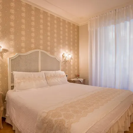 Domus - Incantevole Residenza Difronte A Casa Giulietta Lägenhet Verona