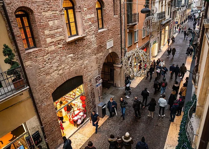 Domus - Incantevole Residenza Difronte A Casa Giulietta *