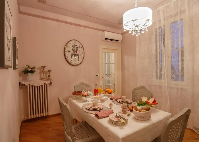 Lägenhet Domus - Incantevole Residenza Difronte A Casa Giulietta Verona