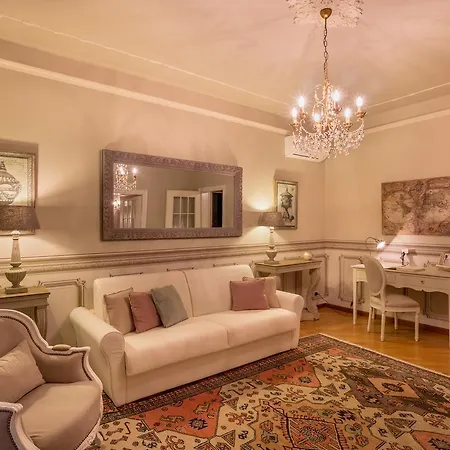 Apartment Domus - Incantevole Residenza Difronte A Casa Giulietta *