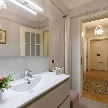 Domus - Incantevole Residenza Difronte A Casa Giulietta Apartment